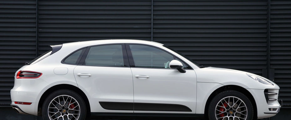 Porsche Macan Turbo Drivers Sideview