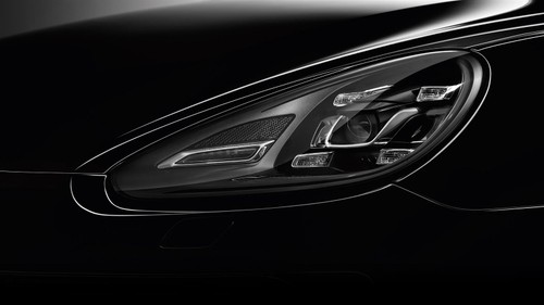 Cayenne Turbo S Headlight