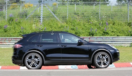 Porsche Cayenne Turbo S Drivers Sideview