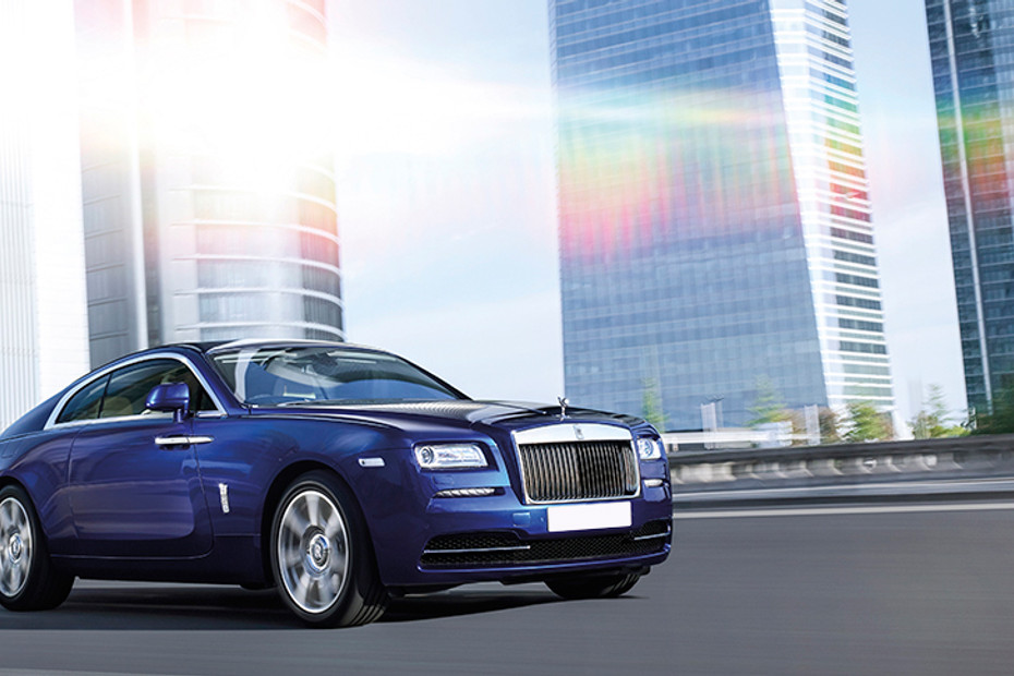 Rolls Royce Wraith Front Medium View in Qatar