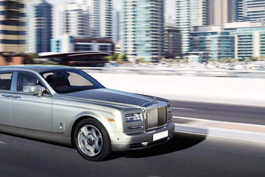 Rolls Royce Phantom Front Cross Side View in Qatar