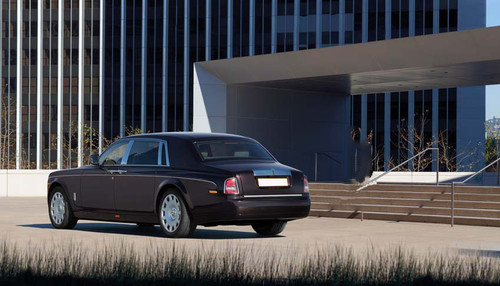 Rear Cross Side View of Rolls Royce Phantom Extended Wheelbase