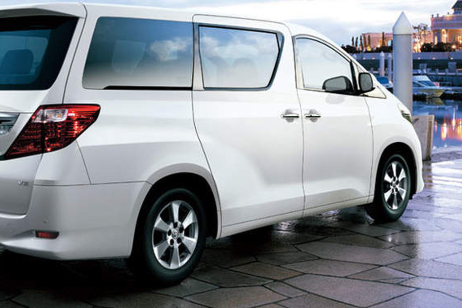 Alphard Rear angle view in Qatar