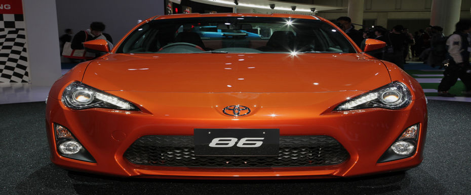 Full Front View of 86