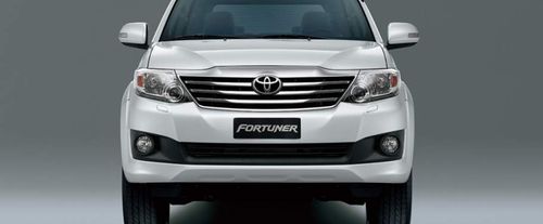 Full Front View of Fortuner (2010-2015)