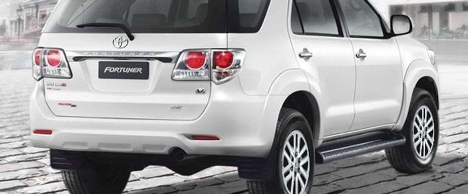 Fortuner (2010-2015) Rear angle view