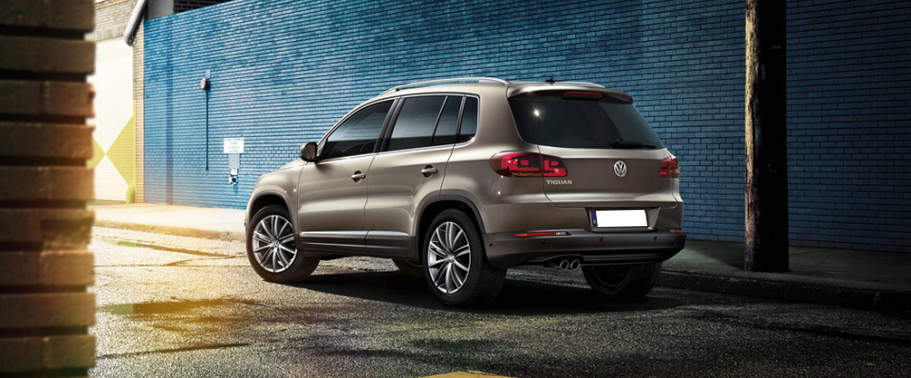 Rear Cross Side View of Volkswagen Tiguan Rear Cross Side View of Volkswagen Tiguan