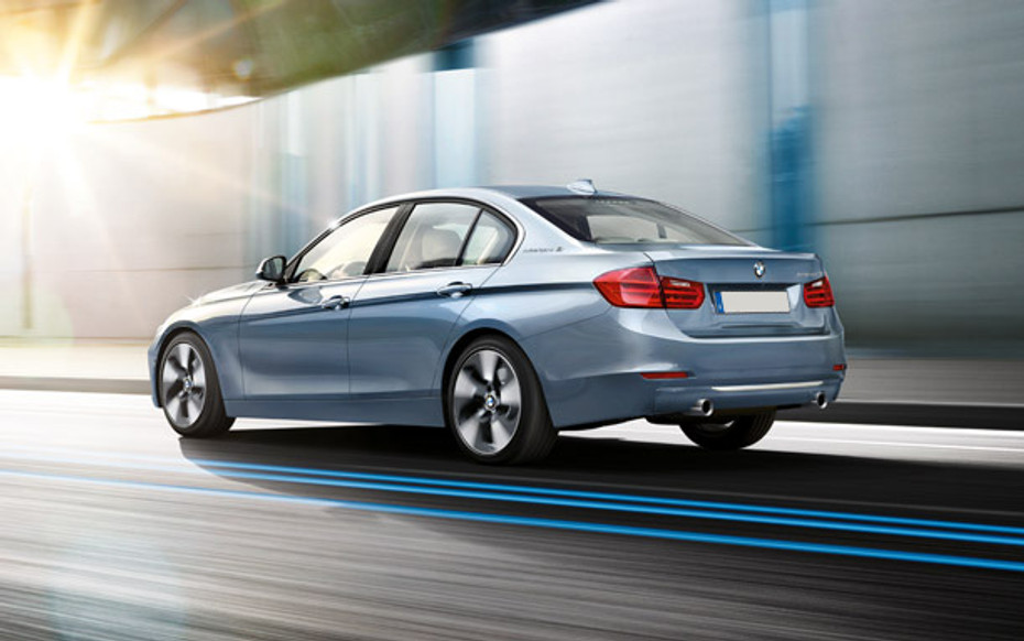 Rear Cross Side View of BMW 3 Series Gran Turismo