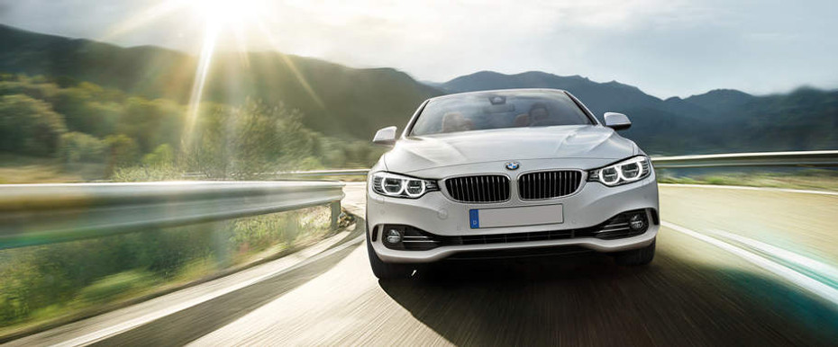 Full Front View of 4 Series Convertible