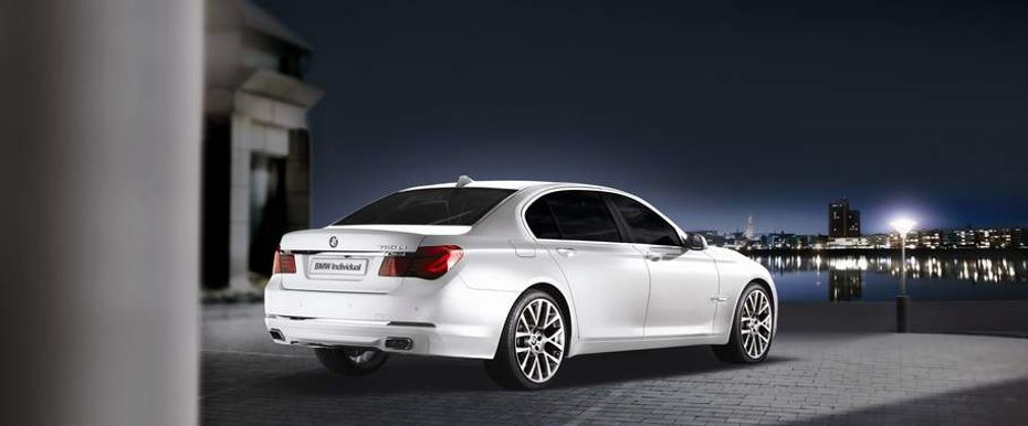 7 Series Sedan Rear angle view