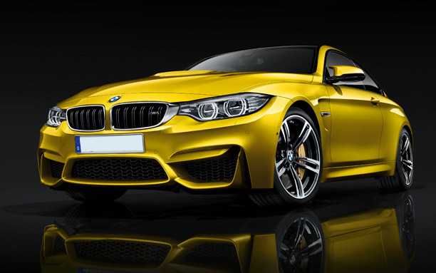 BMW M4 Coupe Side Medium View BMW M4 Coupe Side Medium View