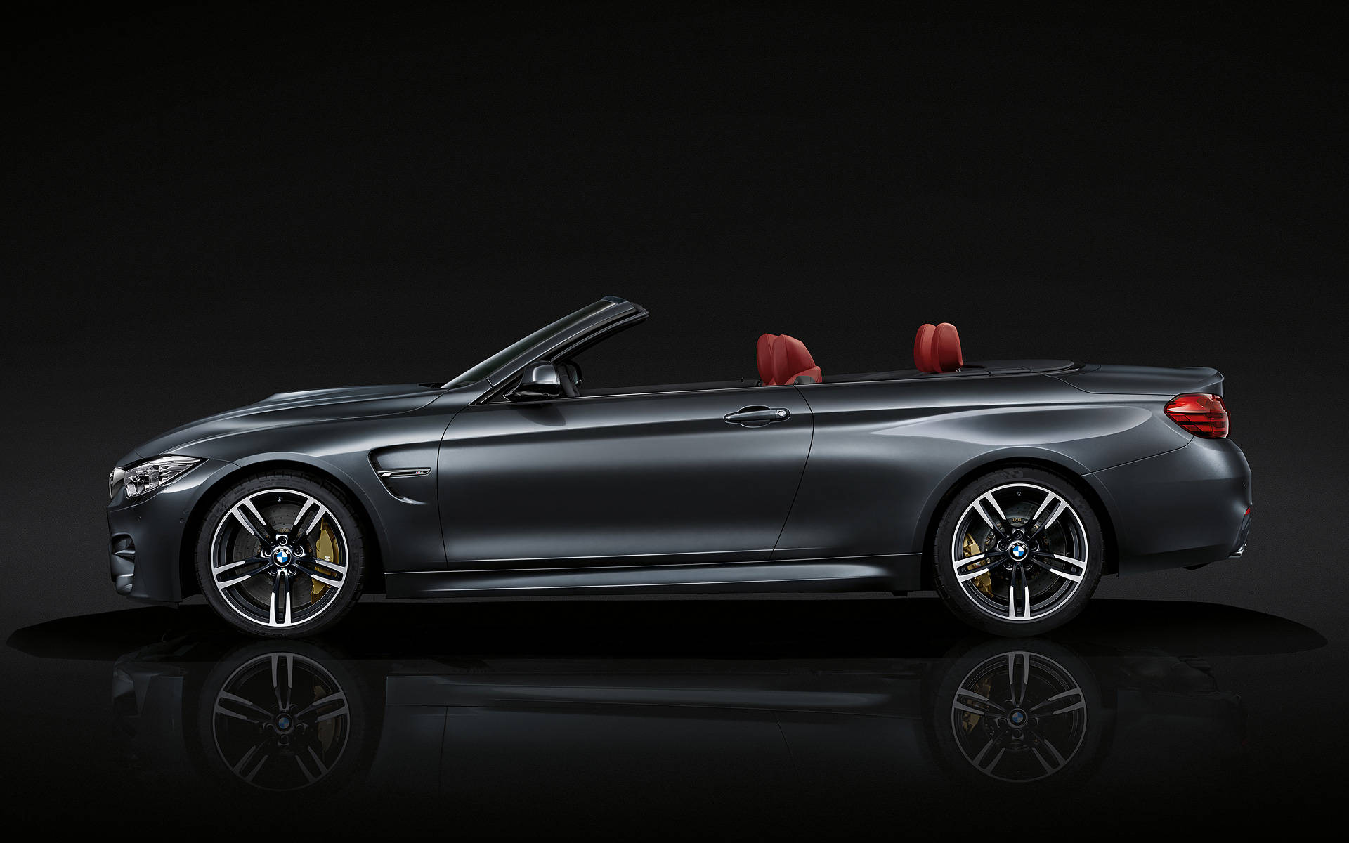 M4 Convertible Side view M4 Convertible Side view