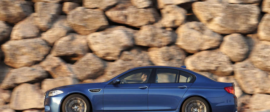 M5 Sedan Side view M5 Sedan Side view