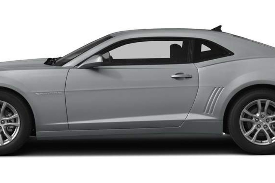 Camaro Coupe Side view in Qatar