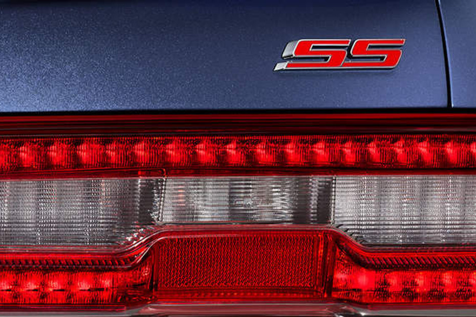 Camaro Coupe Tail light in Qatar