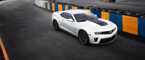 Chevrolet Camaro ZL1 Front Cross Side View