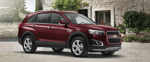 Chevrolet Captiva Front Cross Side View