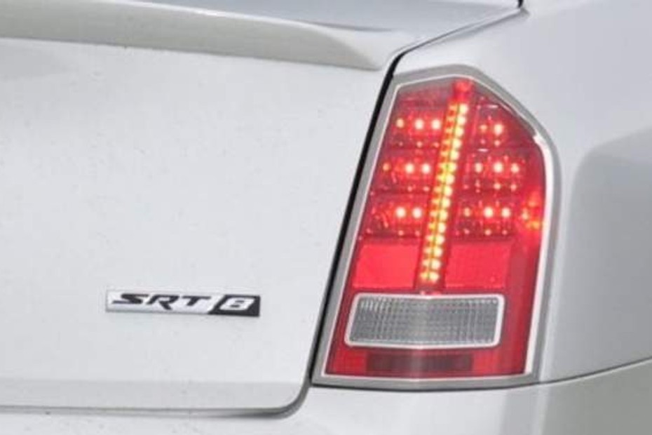 300C SRT8 Tail light in Qatar