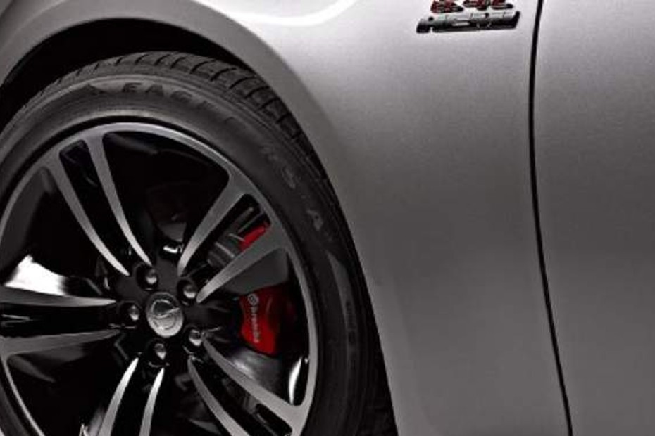 300C SRT8 Wheel in Qatar