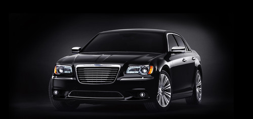 Chrysler 300C Side Medium View