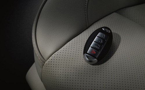 Infiniti Q70 Keychain Fob