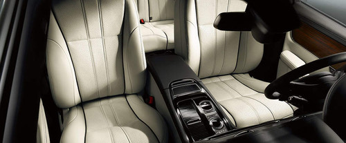 XJ Portfolio LWB Front Seats