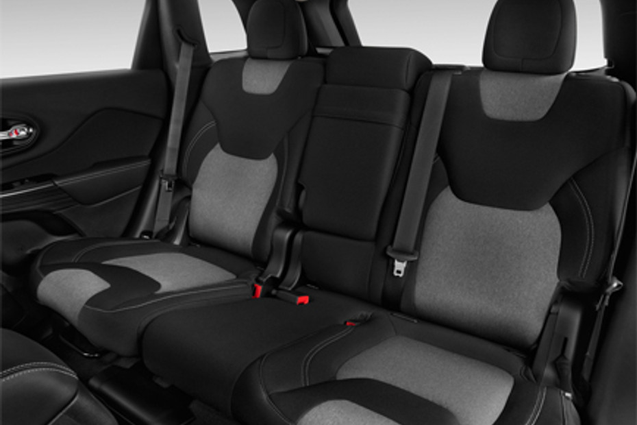 Jeep Cherokee Rear Seats in Qatar