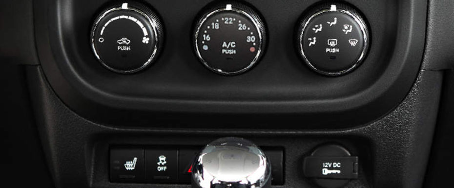 Front AC Controls of Jeep Patriot