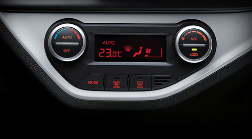 Front AC Controls of KIA Picanto