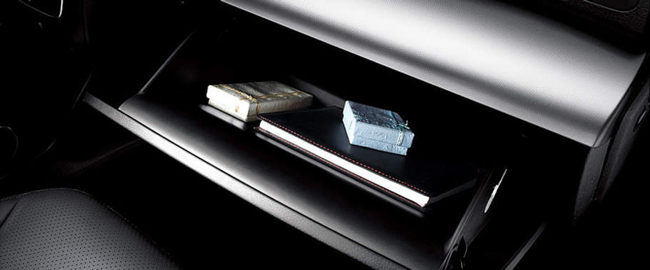 KIA Sorento Glove Box Open