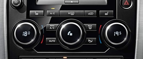 Front AC Controls of Land Rover Discovery Sport