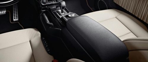 G Class Front Center Divider