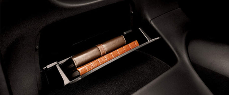 Nissan 370Z Coupe Glove Box Open