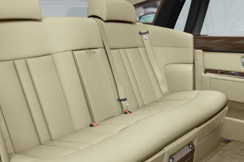 Rolls Royce Phantom Rear Seats in Qatar