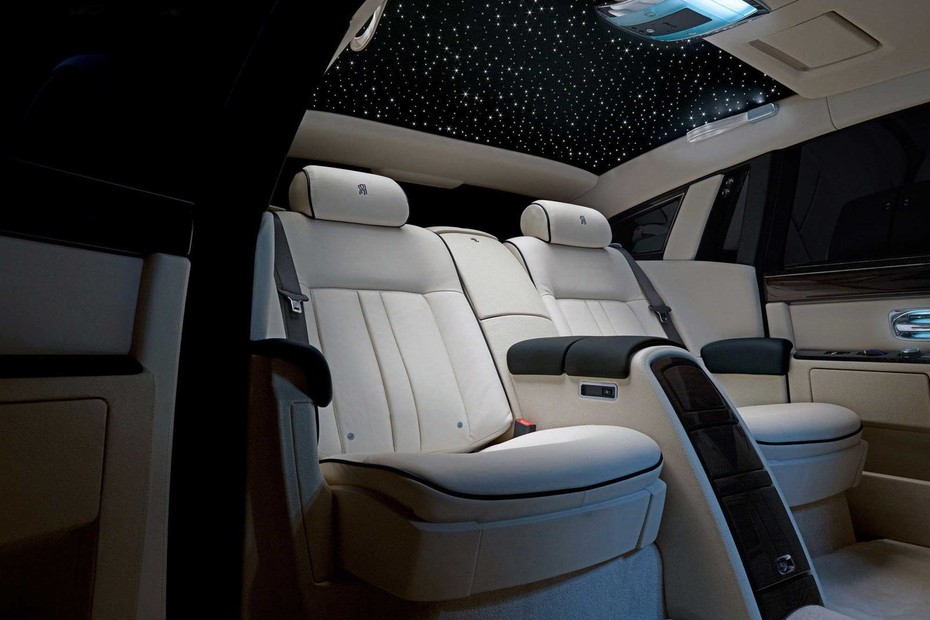Rolls Royce Phantom Extended Wheelbase Rear Seats in Qatar