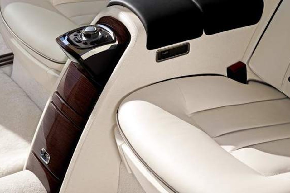 Phantom Coupe Armrest Rear in Qatar