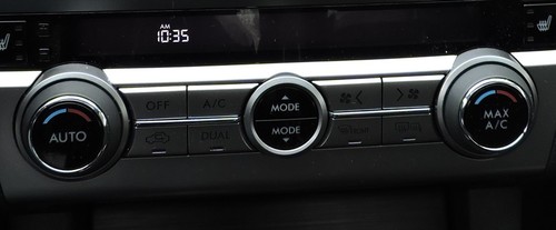 Front AC Controls of Subaru Legacy