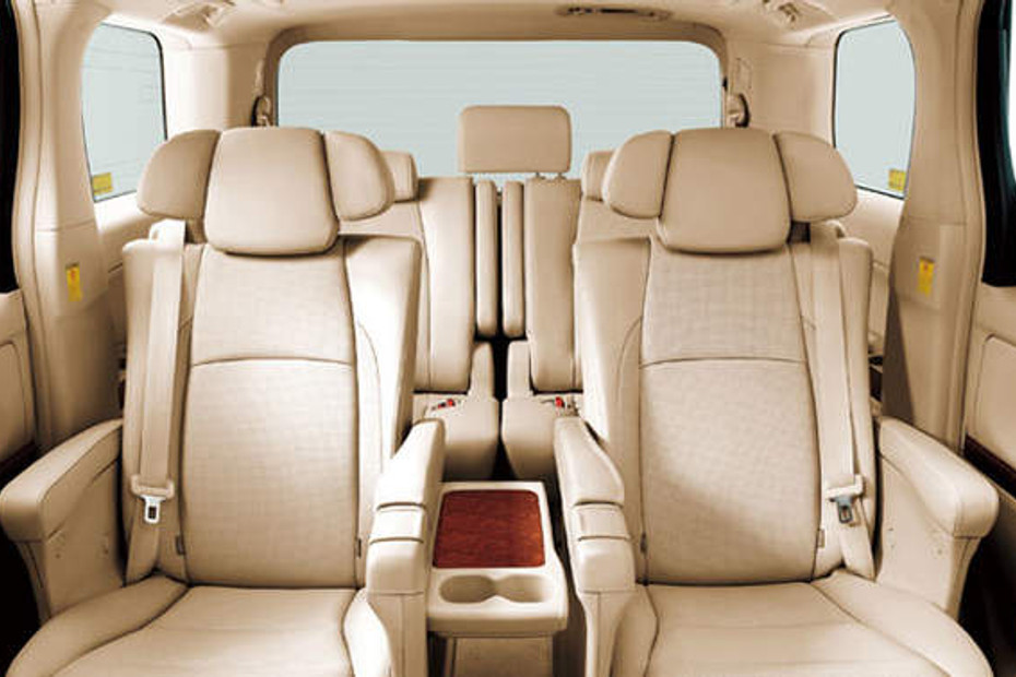 Toyota Alphard Rear Seats in Qatar