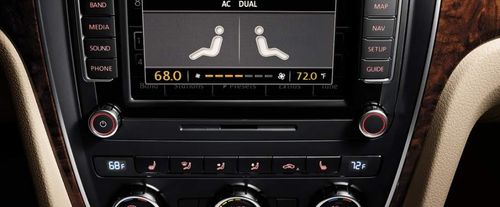 Front AC Controls of Volkswagen Passat