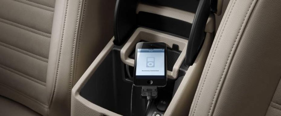Power Accessories Outlet View of Volkswagen Passat