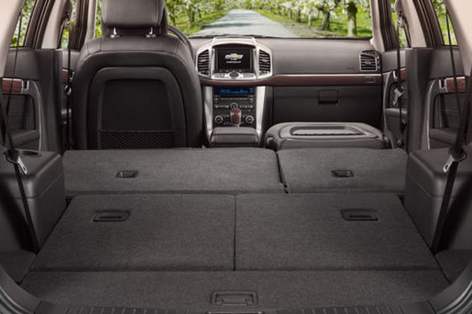 Folding Seats of Chevrolet Captiva in Qatar