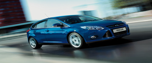 Ford Focus Front Cross Side View