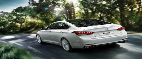 Rear Cross Side View of Hyundai Genesis