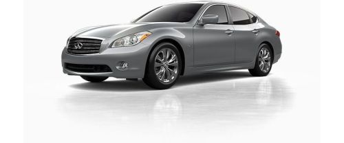 Infiniti Q70 Front Side View