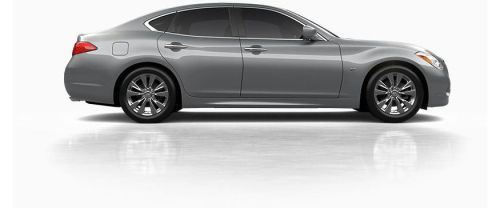 Infiniti Q70 Drivers Sideview