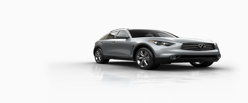 Infiniti QX70 Front Medium View