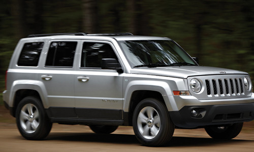Jeep Patriot Front Cross Side View
