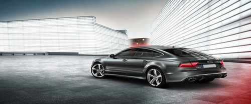 Rear Cross Side View of Audi RS 7