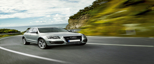 Audi Q5 Front Medium View