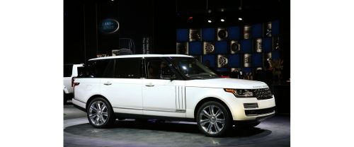 Land Rover Range Rover Front Cross Side View